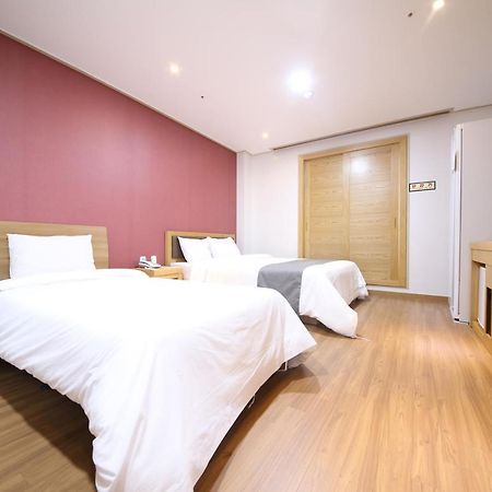 Golden Business Hotel Seosan ภายนอก รูปภาพ